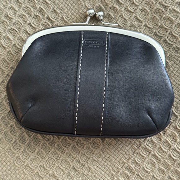 Coach Black Wallet Elegant Leather Accessory - Picture 10 of 12